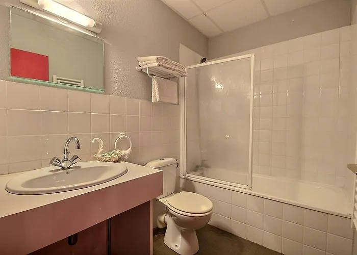 Hotel Central Сен-Пьер-д'Альбиньи